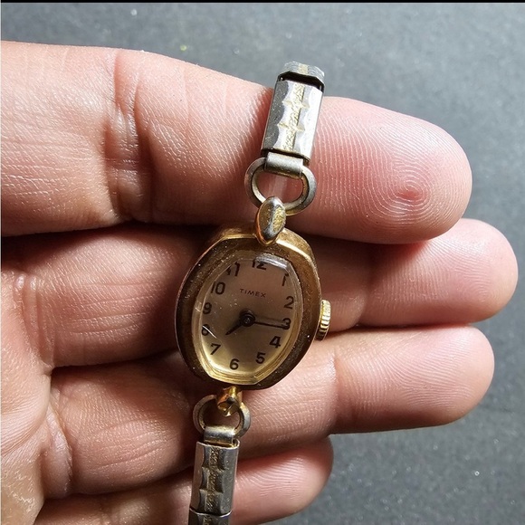 Vintage Timex Cocktail Watch Mechanical Wind Up Gold Tone Needs New Band - Picture 3 of 8